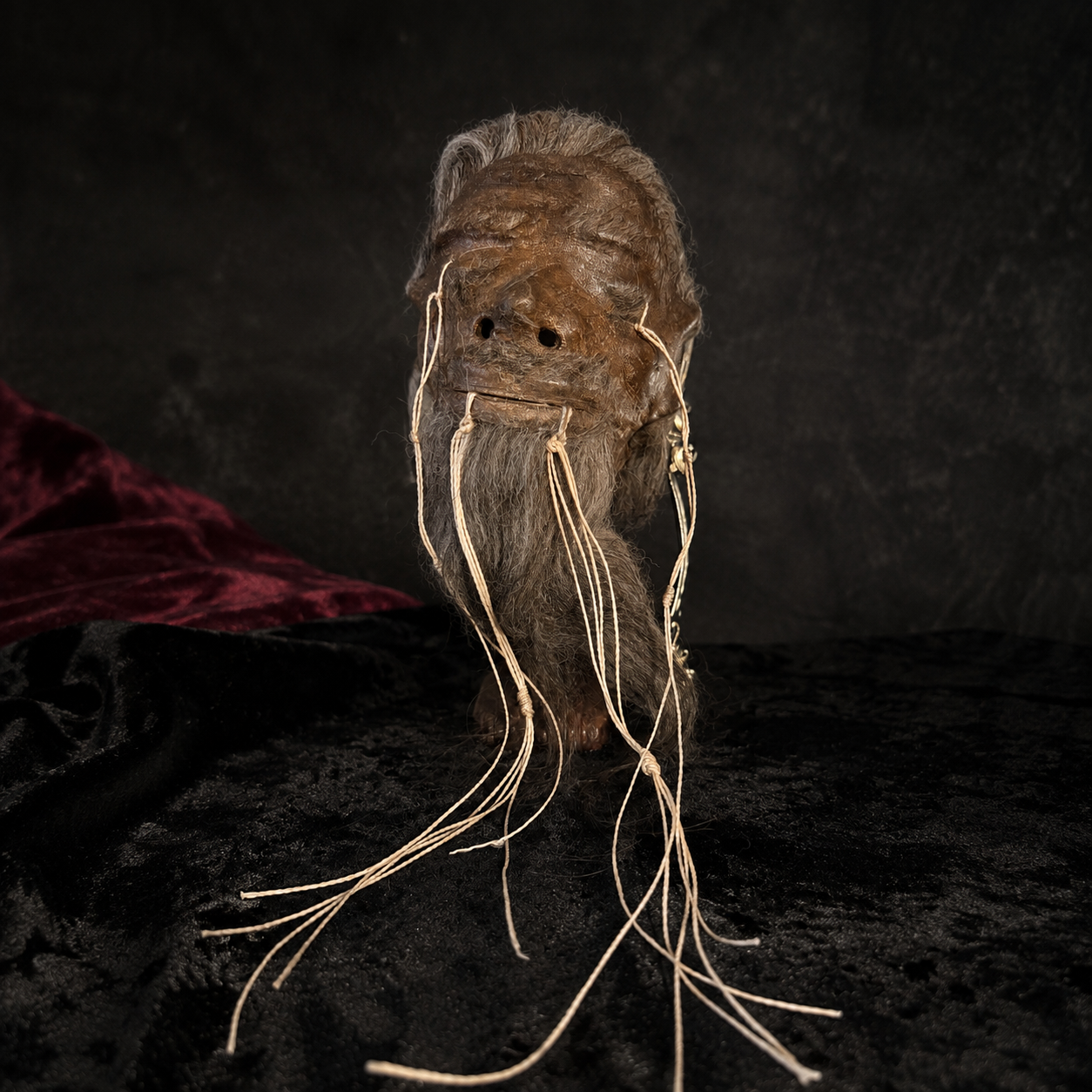 Alpaca Hide Shrunken Head Replica – Ash Gray Hair