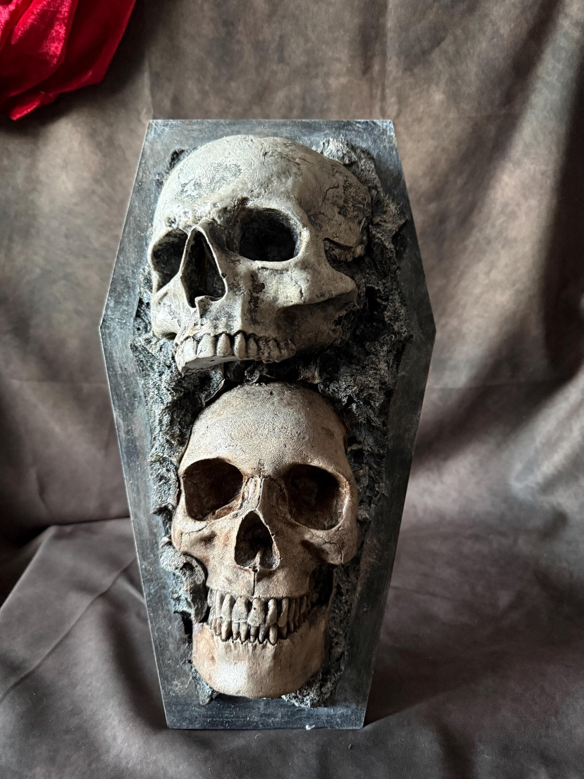 Gothic Wall Art, Coffin-shaped Skull Wall Art, Gothic Plaque, Haunted House Decor