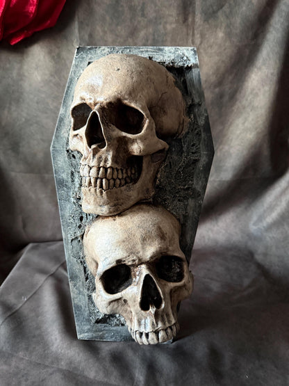 Gothic Wall Art, Coffin-shaped Skull Wall Art, Gothic Plaque, Haunted House Decor